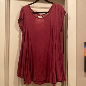 Maroon top. Flowy.